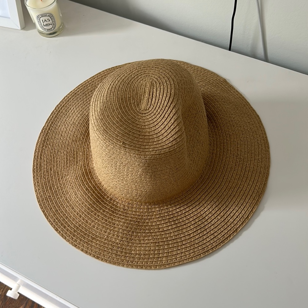 Old navy straw sun hat summer floppy natural tan